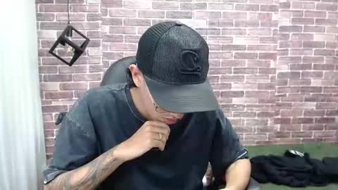 Snapshot of adamcoox chatting on February 22, 4:40 am Adam online show from February 22, 4:40 am