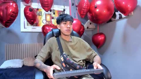 Snapshot of adamcoox chatting on February 15, 1:41 pm Adam online show from February 15, 1:41 pm