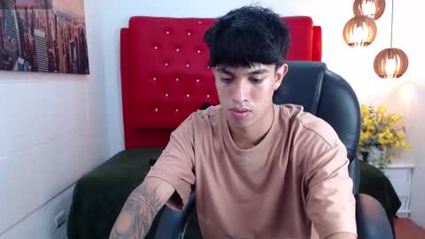 Snapshot of adamcoox chatting on February 27, 7:47 pm Adam online show from February 27, 7:47 pm