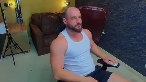 Snapshot of adamjameson chatting on May 18, 5:13 am AdamJameson online show from May 18, 5:13 am
