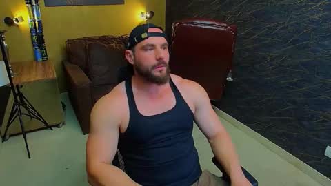 Snapshot of adamjameson chatting on May 19, 4:41 am AdamJameson online show from May 19, 4:41 am