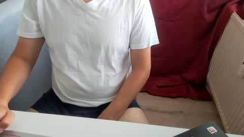 Snapshot of adampark17 chatting on September 28, 11:37 am Adam online show from September 28, 11:37 am