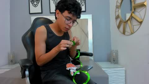 Adams Bobby online show from April 4, 11:08 am