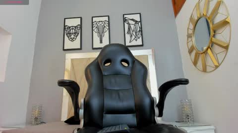 Adams Bobby online show from April 15, 11:06 am