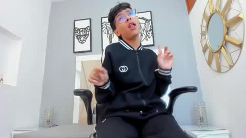 Adams Bobby online show from April 18, 11:14 am