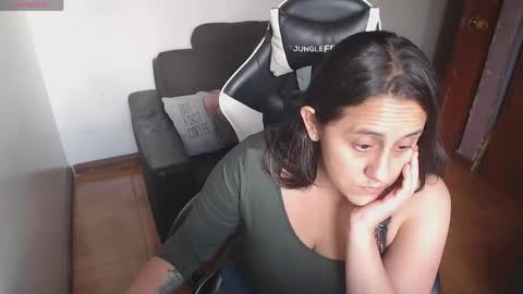 Snapshot of adams_mel chatting on May 3, 6:47 pm adams_mel online show from May 3, 6:47 pm