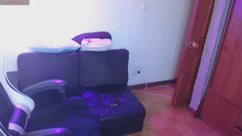Snapshot of adams_mel chatting on June 11, 3:10 pm adams_mel online show from June 11, 3:10 pm