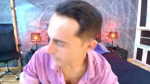 Im Adams Sanz online show from March 24, 7:08 pm