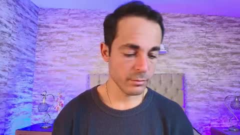 Im Adams Sanz online show from April 16, 7:25 pm