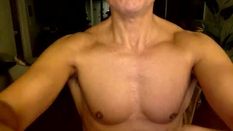 Snapshot of adamsix9 chatting on November 7, 12:10 am Adam online show from November 7, 12:10 am