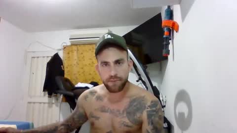Snapshot of adan_carter chatting on October 7, 9:23 pm adan_carter online show from October 7, 9:23 pm