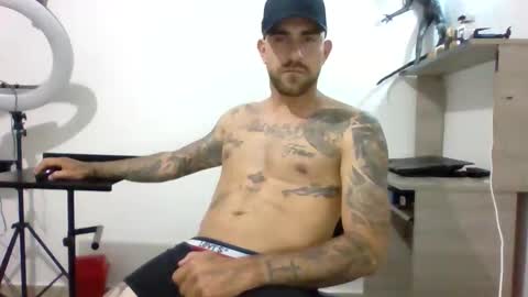 Snapshot of adan_carter chatting on October 17, 3:53 am adan_carter online show from October 17, 3:53 am