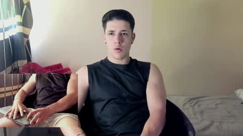 Snapshot of adan_rivas chatting on June 7, 2:43 pm adan online show from June 7, 2:43 pm