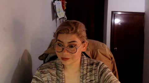 Snapshot of adan_romanoff chatting on June 22, 8:22 am adan_romanoff online show from June 22, 8:22 am
