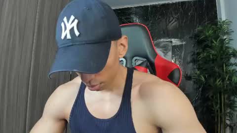 Snapshot of adan_sin1 chatting on June 18, 3:05 pm Adan Sin online show from June 18, 3:05 pm