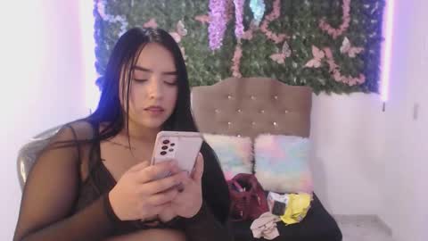 Snapshot of adara_cute_69 chatting on February 9, 8:02 pm Adara online show from February 9, 8:02 pm