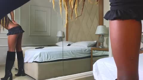 Snapshot of adarasmiith chatting on January 13, 4:19 pm adarasmiith online show from January 13, 4:19 pm