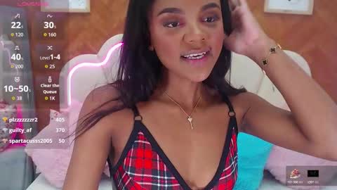 Snapshot of adarose_ chatting on December 22, 12:18 am adarose_ online show from December 22, 12:18 am