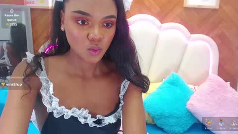 Snapshot of adarose_ chatting on May 7, 10:15 pm adarose_ online show from May 7, 10:15 pm