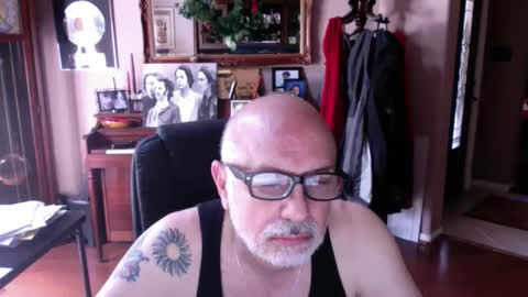 add_me_2 online show from April 11, 4:44 pm