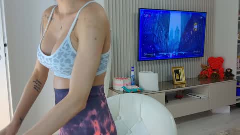 Tori online show from January 20, 8:40 pm