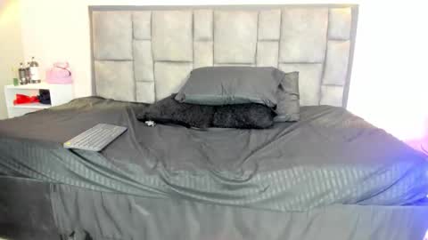 adela online show from February 19, 4:52 am