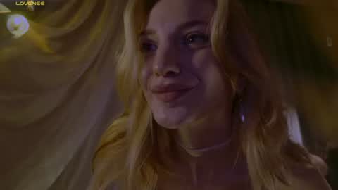 Snapshot of adelaidegilber_ chatting on July 9, 8:35 pm Adel online show from July 9, 8:35 pm