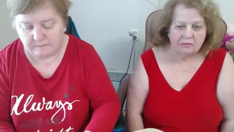 Snapshot of adelandsofia chatting on February 6, 8:18 am AdelAndSofia online show from February 6, 8:18 am