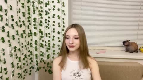 Snapshot of adele0_0 chatting on December 3, 2:38 pm Adele online show from December 3, 2:38 pm