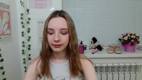 Snapshot of adele0_0 chatting on February 11, 2:13 pm Adele online show from February 11, 2:13 pm