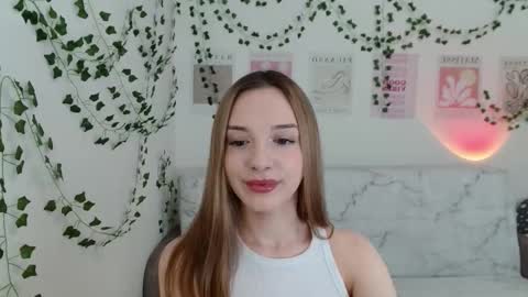 Snapshot of adele0_0 chatting on March 2, 12:54 pm Adele online show from March 2, 12:54 pm