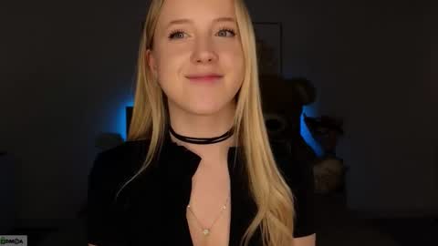 Snapshot of adele_armas chatting on February 14, 9:11 pm Adele online show from February 14, 9:11 pm