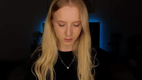 Adele online show from April 5, 9:12 pm