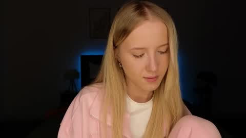 Adele online show from April 24, 9:39 pm