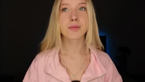 Snapshot of adele_armas chatting on April 30, 8:48 pm Adele online show from April 30, 8:48 pm