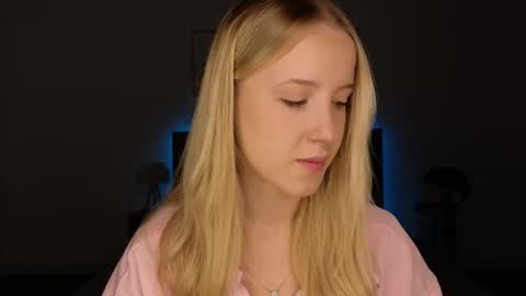 Snapshot of adele_armas chatting on April 30, 8:57 pm Adele online show from April 30, 8:57 pm