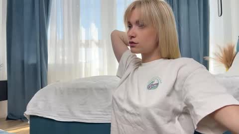 Adele Nick online show from September 15, 8:25 am