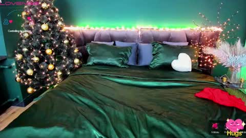 Snapshot of adele_sugar chatting on December 24, 5:38 am Your Adele online show from December 24, 5:38 am