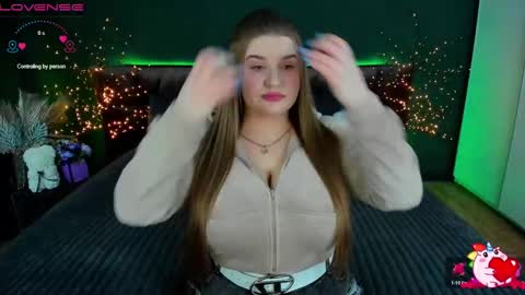 Snapshot of adele_sugar chatting on February 20, 9:09 pm Your Adele online show from February 20, 9:09 pm