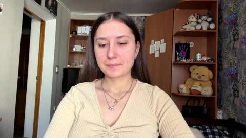 Poly online show from April 1, 8:04 am