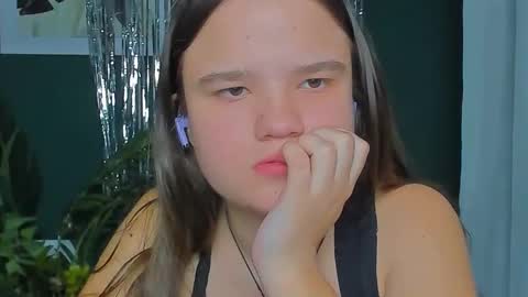 adelecruzz online show from March 17, 1:14 pm