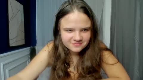 adelecruzz online show from April 8, 12:27 pm