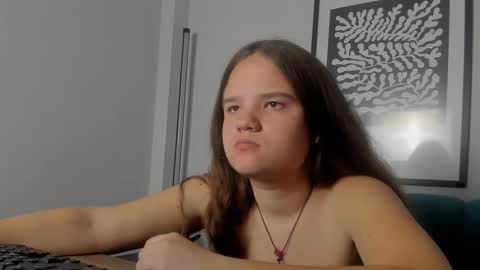 Snapshot of adelecruzz chatting on April 22, 12:07 pm adelecruzz online show from April 22, 12:07 pm