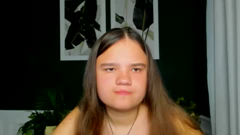 Snapshot of adelecruzz chatting on May 1, 11:59 am adelecruzz online show from May 1, 11:59 am