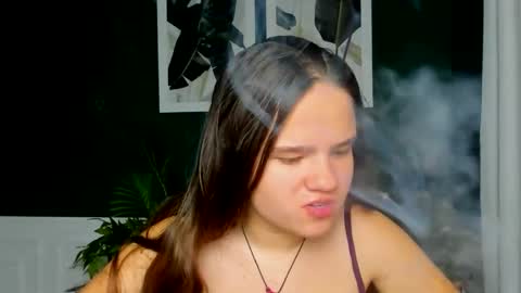 Snapshot of adelecruzz chatting on May 2, 11:59 am adelecruzz online show from May 2, 11:59 am