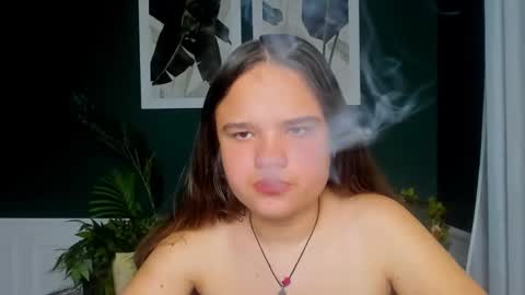 Snapshot of adelecruzz chatting on May 12, 12:02 pm adelecruzz online show from May 12, 12:02 pm