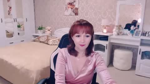 Snapshot of adelemoran chatting on December 1, 6:52 pm AdeleMoran online show from December 1, 6:52 pm