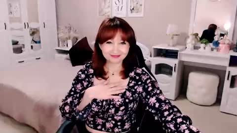 Snapshot of adelemoran chatting on July 17, 7:41 pm AdeleMoran online show from July 17, 7:41 pm