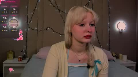 adelesilvy online show from March 17, 1:54 am