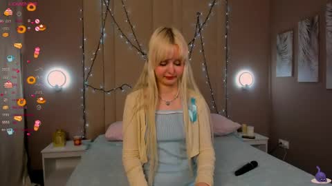 adelesilvy online show from March 28, 1:49 am